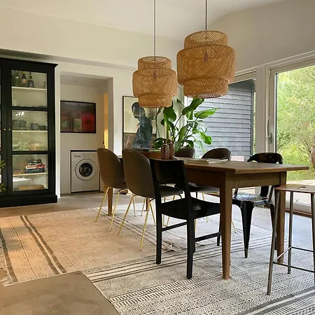 Nature-inspired Summer House Close To The بيت للعطل