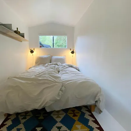 Nature-inspired Summer House Close To The